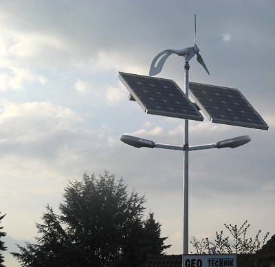 Farola Solar Berlin con 2 lamparas LED + aerogenerador